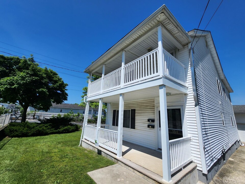 154 George St in South Amboy, NJ - Building Photo