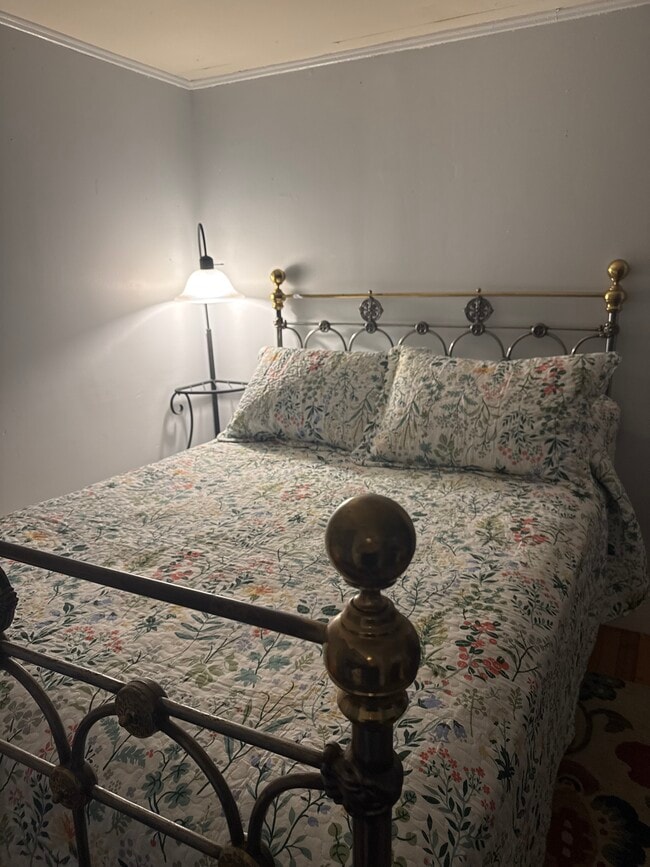 27 Windsor St, Unit One