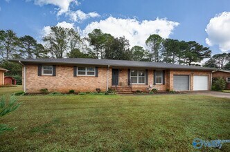 2105 Shannonhouse Rd SW in Huntsville, AL - Building Photo - Building Photo