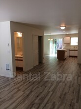 1951 SW Canyon Dr in Redmond, OR - Building Photo - Building Photo