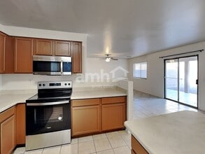 3228 W Wayland Dr in Phoenix, AZ - Building Photo - Building Photo