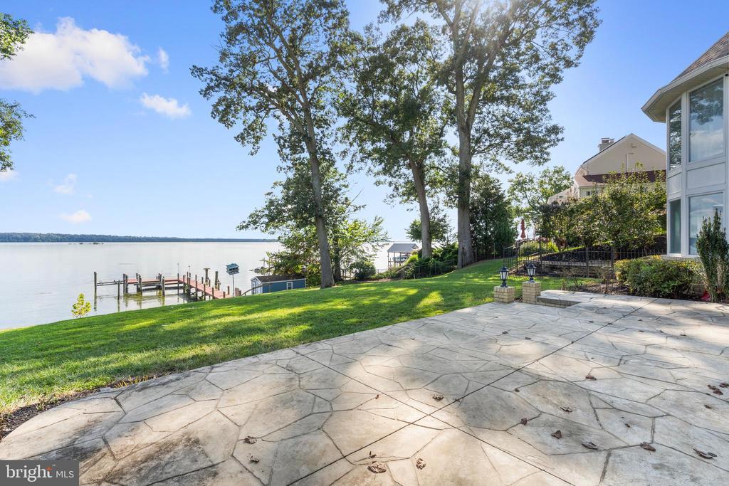 5837 River Dr in Lorton, VA - Building Photo