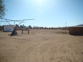 9811 Bella Vista St in Apple Valley, CA - Building Photo - Building Photo