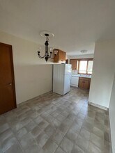 2324 Victoria Dr SW in Cedar Rapids, IA - Building Photo - Building Photo