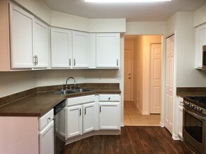 12241 Woodglen Cir in Clermont, FL - Building Photo - Building Photo