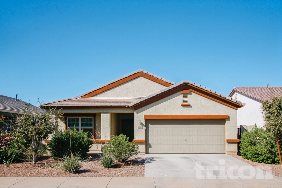 37308 W Cannataro Ln in Maricopa, AZ - Foto de edificio