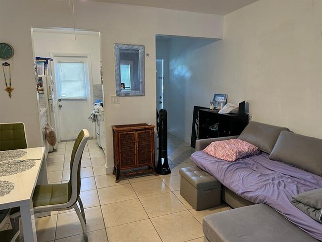 101 SE 9th St in Hallandale Beach, FL - Building Photo - Building Photo