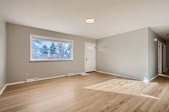 231 W Fremont Ave in Littleton, CO - Building Photo - Building Photo