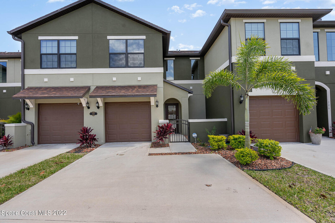 1315 Lara Cir in Rockledge, FL - Building Photo