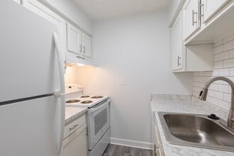 Valley Brook Apartments in Milford, OH - Foto de edificio - Interior Photo
