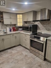 56 Argyle Crescent in St Catharines, ON - Building Photo - Building Photo