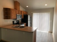 715 SW 3rd Ave, Unit A in Castle Rock, WA - Foto de edificio - Building Photo