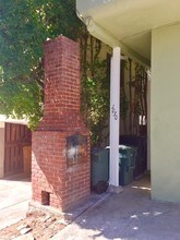 1030 Carol Dr in West Hollywood, CA - Building Photo - Building Photo