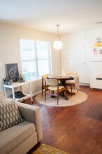 4408 Dove Springs Dr, Unit Apartment B in Austin, TX - Building Photo - Building Photo