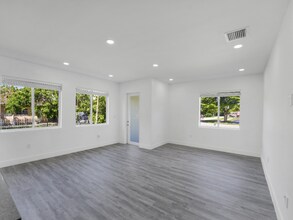 760 SW 10th St in Pompano Beach, FL - Building Photo - Building Photo