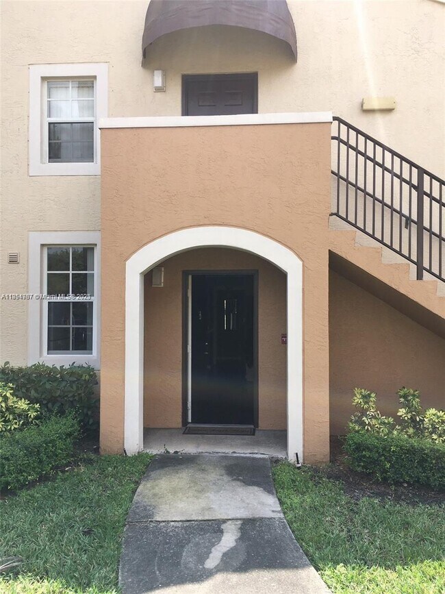 2071 Renaissance Blvd, Unit 108 in Miramar, FL - Building Photo - Building Photo