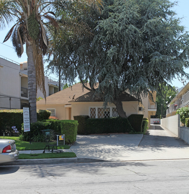 1721 Scott Rd in Burbank, CA - Building Photo - Building Photo