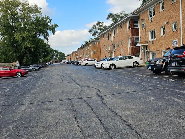 6862 W Lode Dr in Worth, IL - Building Photo - Building Photo