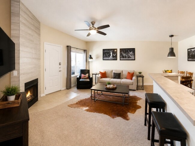10290 W 55th Ln in Arvada, CO - Foto de edificio - Building Photo