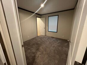 72 W Arizona in Belleville, MI - Building Photo - Building Photo