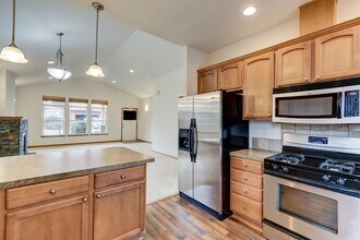 2881 SW Berwick Dr in Oak Harbor, WA - Building Photo - Building Photo