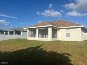 2504 Floyd Ave S in Lehigh Acres, FL - Building Photo - Building Photo