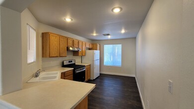 9444 Grandview Spring Ave in Las Vegas, NV - Building Photo - Building Photo