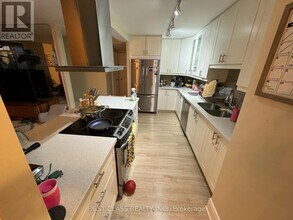 3100 Kirwin Ave in Mississauga, ON - Building Photo - Building Photo