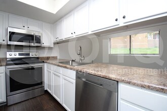 18811 N 19th Ave in Phoenix, AZ - Building Photo - Building Photo