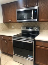 10006 Winding Lake Rd, Unit 104 in Sunrise, FL - Building Photo - Building Photo