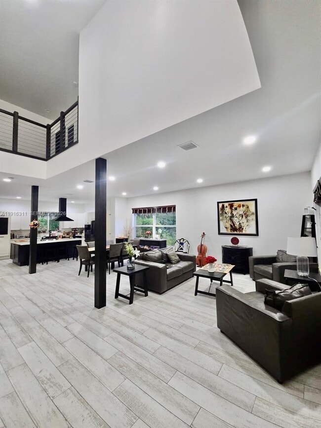 property at 2019 Harbor View Cir