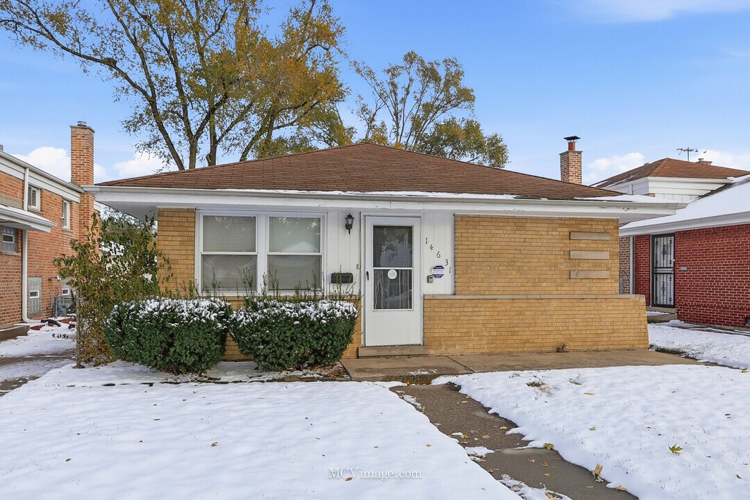 14631 Kimbark Ave in Dolton, IL - Building Photo