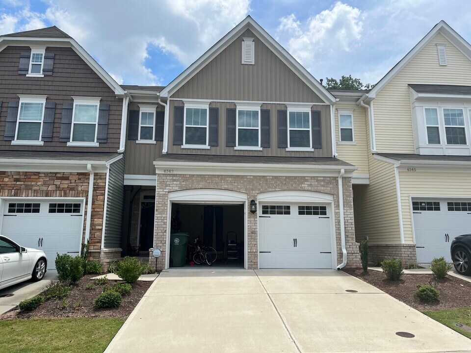 4343 Pond Pine Trl in Morrisville, NC - Building Photo
