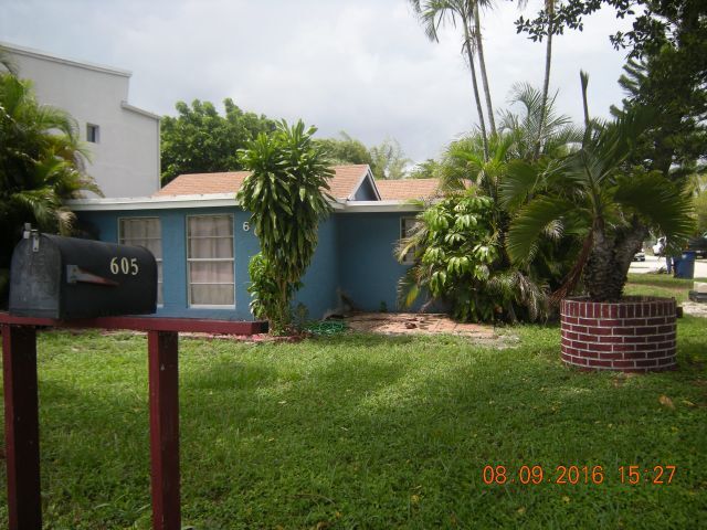 605 NE 27th St in Wilton Manors, FL - Building Photo - Building Photo