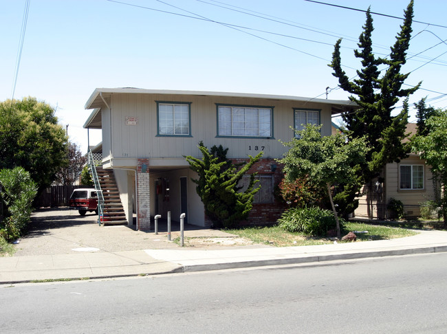 137 North Delaware in San Mateo, CA - Foto de edificio - Building Photo