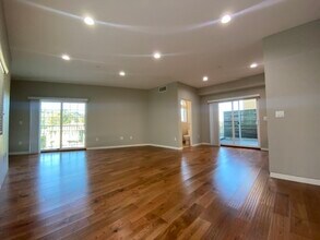 2131 Carlmont Dr in Belmont, CA - Building Photo - Building Photo