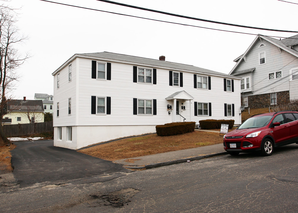 19 Greendale Ave in Worcester, MA - Building Photo