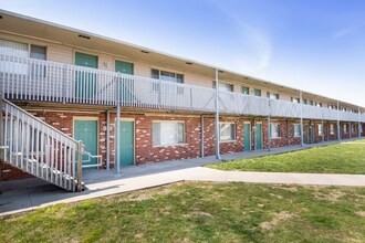 Normandy Apartments in Muncie, IN - Building Photo - Interior Photo