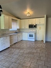 303 Pamela Ct in Merced, CA - Building Photo - Building Photo
