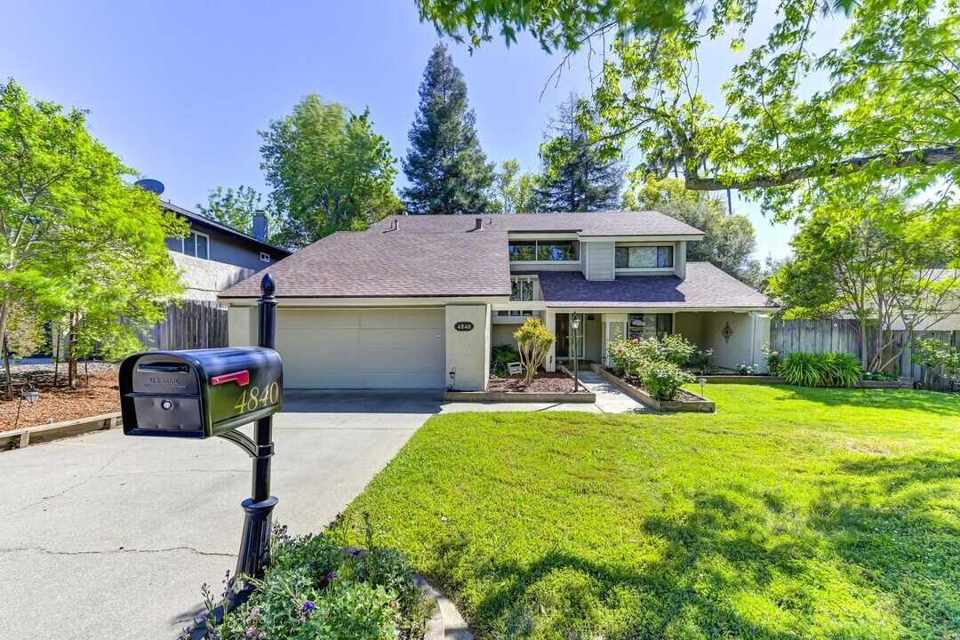 4840 Thor Way in Carmichael, CA - Building Photo