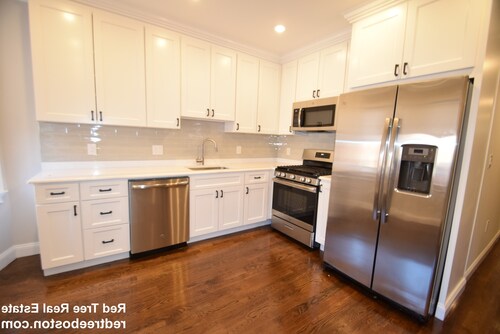 28 Hunnewell Ave-Unit -T03 in Boston, MA - Building Photo