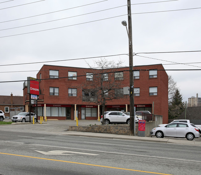 Kentroyal Plaza in Toronto, ON - Building Photo - Building Photo