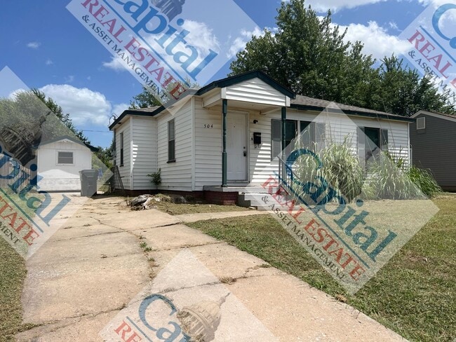 504 E Lockheed Dr in Midwest City, OK - Building Photo - Building Photo
