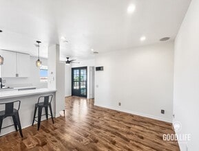 3140 Midway Dr in San Diego, CA - Building Photo - Building Photo