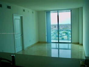 333 NE 24th St, Unit 1706 in Miami, FL - Building Photo - Building Photo