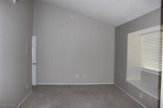 602 Cervantes Dr in Henderson, NV - Building Photo - Building Photo
