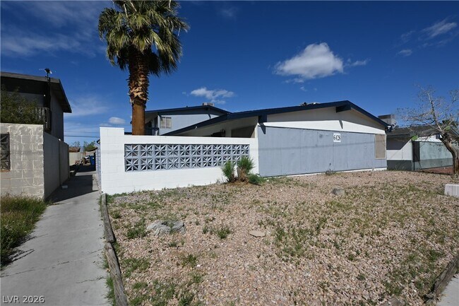 6428 Casada Way in Las Vegas, NV - Building Photo - Building Photo