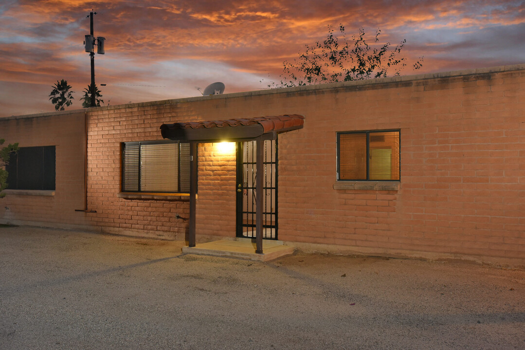 4535 E Bellevue St in Tucson, AZ - Building Photo