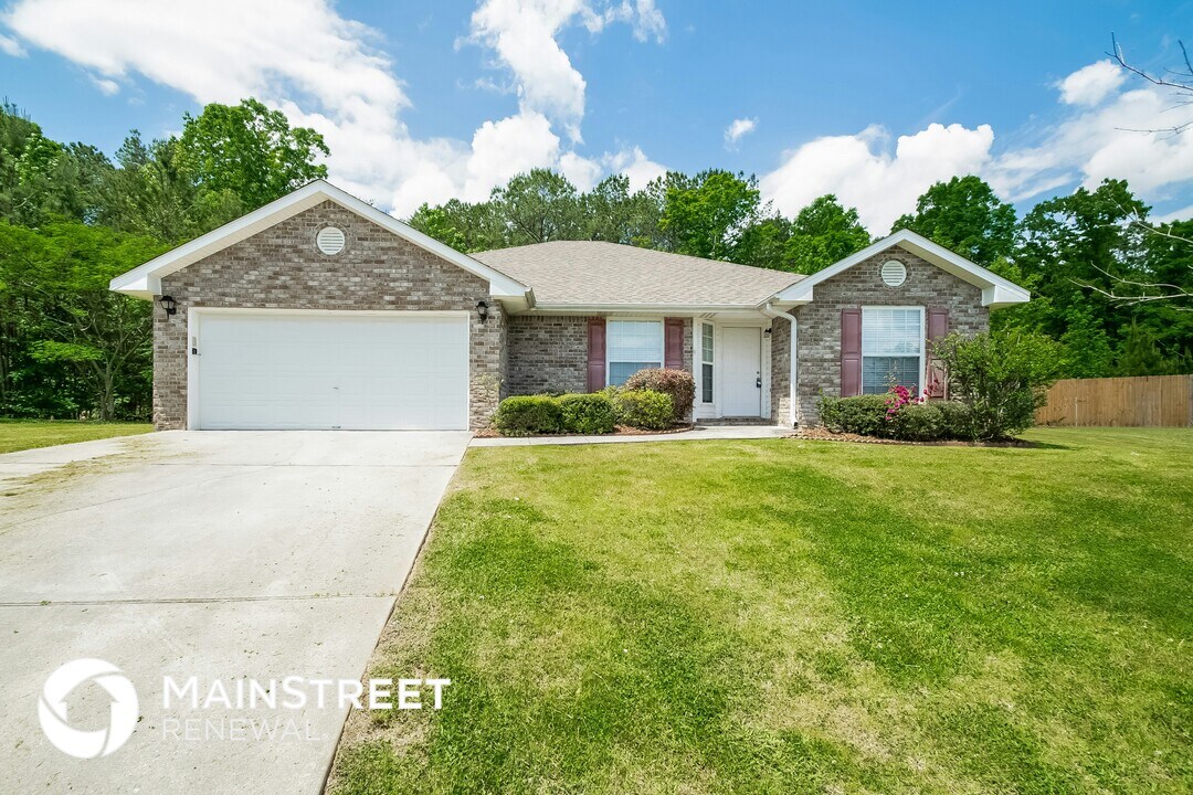 450 Marsh Cir in Calera, AL - Building Photo