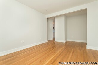 17 Forest St in Cambridge, MA - Foto de edificio - Building Photo